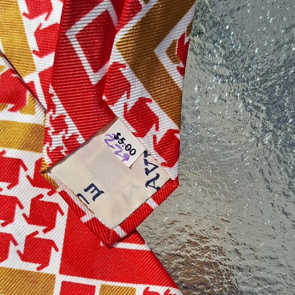 Vintage John‎ Wanamaker Vibrant Red and Gold Patterned Tie